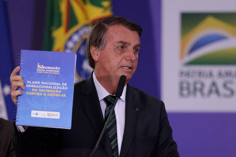 Bolsonaro tenta sabotar medidas contra Covid-19, diz relatório da Human Rights Watch